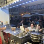 Tashi bereitet tibetische Momos zu